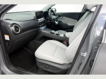 SPOTICAR Hyundai Kona 64kwh Ultimate Auto 5dr (10.5kw Charger) Used Car - Suv Electric Grey - Eastbourne - 1200613083_2