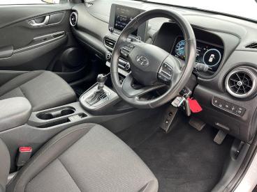 SPOTICAR Hyundai Kona 1.6 H-gdi Se Connect Dct Euro 6 (s/s) 5dr Used Car - Suv Hybrid White - Nottingham - 1200637969_5