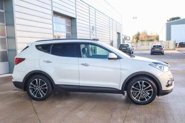 SPOTICAR Hyundai Santa Fe Santafe 2.2 Crdi Blue Drive Premium Se 4wd Euro 6 (s/s) 5d Used Car - Suv Diesel Beige - Bromsgrove - 1200560528_5