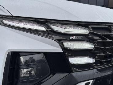 SPOTICAR Hyundai Tucson 1.6 T-gdi 13.8kwh N Line Auto Euro 6 (s/s) 5dr Used Car - Suv Plug-in Hybrid White - Eglinton - 1200548071_4