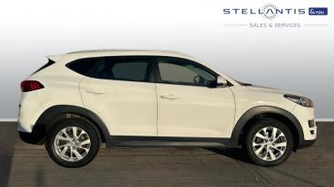 SPOTICAR Hyundai Tucson 1.6 Gdi Se Nav Euro 6 (s/s) 5dr Used Car - Suv Petrol Blue - Liverpool - 1200562133_2