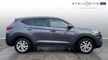 SPOTICAR Hyundai Tucson 1.6 Gdi Se Nav Euro 6 (s/s) 5dr Used Car - Suv Petrol Blue - Preston - 1200568545_2