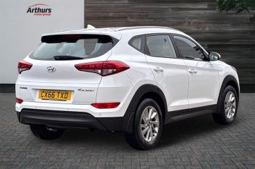 SPOTICAR Hyundai Tucson 1.7 Crdi Blue Drive Se Euro 6 (s/s) 5dr Used Car - Suv Diesel  - Oswestry - 1200571721_3