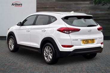 SPOTICAR Hyundai Tucson 1.7 Crdi Blue Drive Se Euro 6 (s/s) 5dr Used Car - Suv Diesel  - Oswestry - 1200571721_5