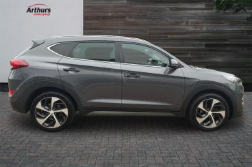 SPOTICAR Hyundai Tucson 2.0 Crdi Premium Auto 4wd Euro 6 5dr Used Car - Suv Diesel Grey - Oswestry - 1200575288_2