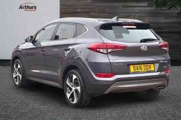 SPOTICAR Hyundai Tucson 2.0 Crdi Premium Auto 4wd Euro 6 5dr Used Car - Suv Diesel Grey - Oswestry - 1200575288_5