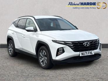 SPOTICAR Hyundai Tucson 1.6 T-gdi Se Connect Euro 6 (s/s) 5dr Used Car - Suv Petrol White - Wallsend - 1200586509_1