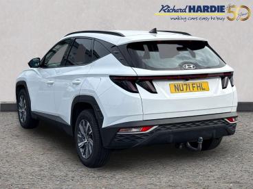SPOTICAR Hyundai Tucson 1.6 T-gdi Se Connect Euro 6 (s/s) 5dr Used Car - Suv Petrol White - Wallsend - 1200586509_2