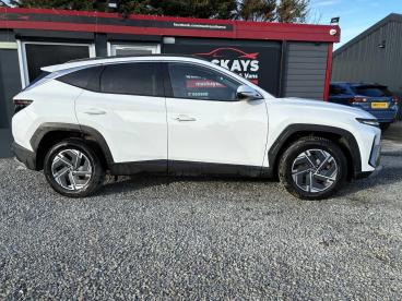 SPOTICAR Hyundai Tucson 1.6 T-gdi Advance Euro 6 (s/s) 5dr Used Car - Suv Petrol White - Inverness - 1200588331_2