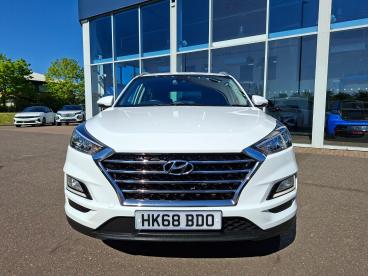 SPOTICAR Hyundai Tucson 1.6 Gdi Se Nav Euro 6 (s/s) 5dr Used Car - Suv Petrol White - Boston - 1200596632_5