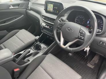 SPOTICAR Hyundai Tucson 1.6 Gdi Se Nav Euro 6 (s/s) 5dr Used Car - Suv Petrol Grey - Inverness - 1200598386_4