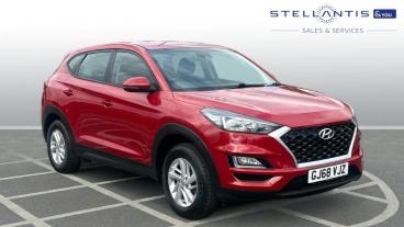 SPOTICAR Hyundai Tucson 1.6 Gdi S Connect Euro 6 (s/s) 5dr Used Car - Suv Petrol Red - Chingford - 1200600811_1