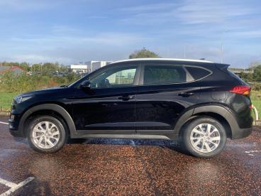 SPOTICAR Hyundai Tucson 1.6 Gdi Se Nav Euro 6 (s/s) 5dr Used Car - Suv Petrol Black - Portadown - 1200601481_3