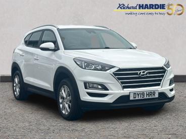 SPOTICAR Hyundai Tucson 1.6 Gdi Se Nav Euro 6 (s/s) 5dr Used Car - Suv Petrol White - Wallsend - 1200622389_1