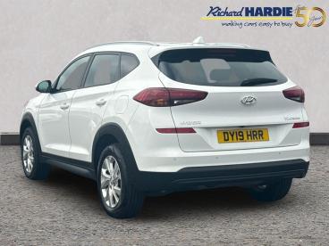 SPOTICAR Hyundai Tucson 1.6 Gdi Se Nav Euro 6 (s/s) 5dr Used Car - Suv Petrol White - Wallsend - 1200622389_2