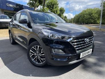 SPOTICAR Hyundai Tucson 1.6 Gdi Premium Euro 6 (s/s) 5dr Used Car - Suv Petrol Black - Swansea - 1200624309_1