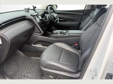 SPOTICAR Hyundai Tucson 1.6 T-gdi 13.8kwh Ultimate Auto 4wd Euro 6 (s/s) 5 Used Car - Suv Plug-in Hybrid White - Eastbourne - 1200625296_2