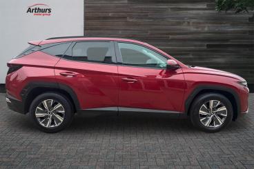 SPOTICAR Hyundai Tucson 1.6 T-gdi Se Connect Euro 6 (s/s) 5dr Used Car - Suv Petrol Red - Oswestry - 1200632842_2