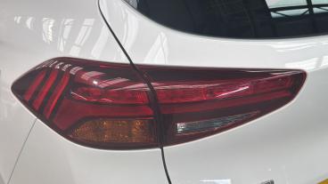 SPOTICAR Hyundai Tucson 1.6 Gdi Se Nav Euro 6 (s/s) 5dr Used Car - Suv Petrol White - London - 1200635781_5