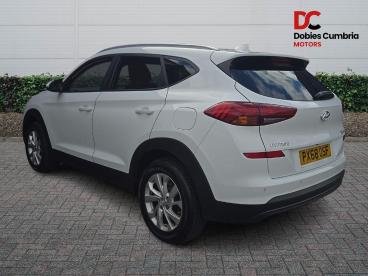 SPOTICAR Hyundai Tucson 1.6 Gdi Blue Drive Se Nav Euro 6 (s/s) 5dr Used Car - Suv Petrol White - Workington - 1200636182_5