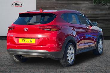 SPOTICAR Hyundai Tucson 1.6 Gdi Se Nav Euro 6 (s/s) 5dr Used Car - Suv Petrol Red - Wrexham - 1200641069_3