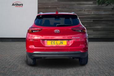 SPOTICAR Hyundai Tucson 1.6 Gdi Se Nav Euro 6 (s/s) 5dr Used Car - Suv Petrol Red - Wrexham - 1200641069_4