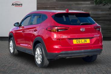 SPOTICAR Hyundai Tucson 1.6 Gdi Se Nav Euro 6 (s/s) 5dr Used Car - Suv Petrol Red - Wrexham - 1200641069_5