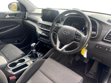 SPOTICAR Hyundai Tucson 1.6 Crdi Mhev Se Nav Euro 6 (s/s) 5dr Used Car - Suv Hybrid Black - Derby - 1200642838_5