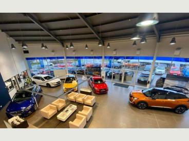 SPOTICAR Isuzu D-max 1.9 Td Dl40 Auto 4wd Euro 6 (s/s) 4dr Used Car - Commercial Vehicle Diesel Orange - Devizes - 1200551855_5