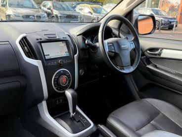 SPOTICAR Isuzu D-max 1.9 Td Utah Auto 4wd Euro 6 4dr Used Car - Commercial Vehicle Diesel Red - Wantage - 1200554253_2