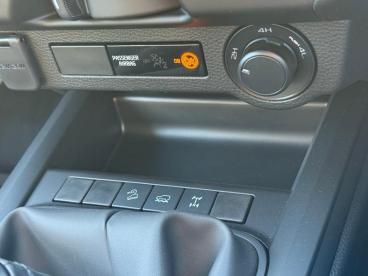 SPOTICAR Isuzu D-max 1.9 Td Utility Diff Lock 4wd Euro 6 (s/s) 4dr Used Car - Pick-up Diesel Grey - Wantage - 1200554822_4