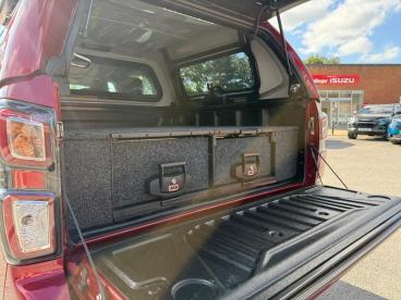 SPOTICAR Isuzu D-max 1.9 Td V-cross Auto 4wd Euro 6 (s/s) 4dr Used Car - Commercial Vehicle Diesel Red - Wantage - 1200555947_5