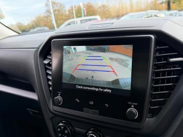 SPOTICAR Isuzu D-max 1.9 Td Utility Diff Lock 4wd Euro 6 (s/s) 2dr Used Car - Commercial Vehicle Diesel Green - Wantage - 1200556455_5