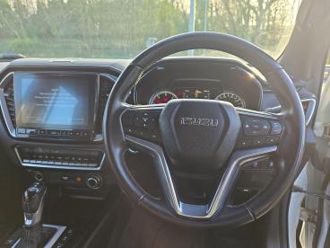 SPOTICAR Isuzu D-max 1.9 Td V-cross Auto 4wd Euro 6 (s/s) 4dr Used Car - Commercial Vehicle Diesel White - Workington - 1200563344_3