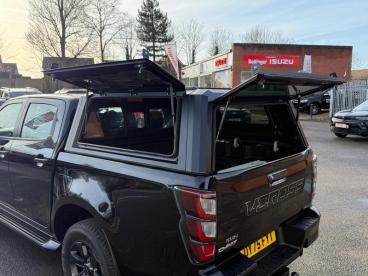 SPOTICAR Isuzu D-max 1.9 Td V-cross Auto 4wd Euro 6 (s/s) 4dr Used Car - Commercial Vehicle Diesel  - Wantage - 1200568996_2