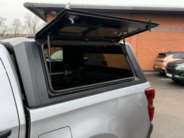 SPOTICAR Isuzu D-max 1.9 Td Utility Diff Lock 4wd Euro 6 (s/s) 4dr Used Car - Commercial Vehicle Diesel  - Wantage - 1200571202_2