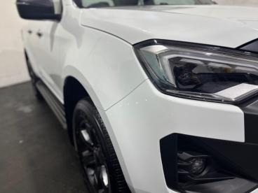 SPOTICAR Isuzu D-max 1.9 Td V-cross 4wd Euro 6 (s/s) 4dr Used Car - Commercial Vehicle Diesel White - Falkirk - 1200596720_2