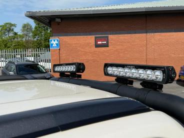 SPOTICAR Isuzu D-max 1.9 Td Arctic Trucks At35 Auto 4wd Euro 6 (s/s) 4d Used Car - Commercial Vehicle Diesel White - Wantage - 1200602073_2