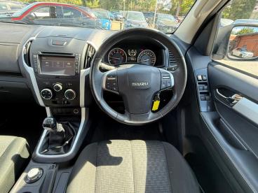 SPOTICAR Isuzu D-max 1.9 Td Yukon 4wd Euro 6 4dr Used Car - Commercial Vehicle Diesel White - Wantage - 1200616073_2
