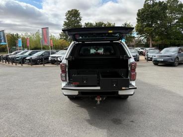 SPOTICAR Isuzu D-max 1.9 Td V-cross Auto 4wd Euro 6 (s/s) 4dr Used Car - Commercial Vehicle Diesel White - Wantage - 1200626132_3