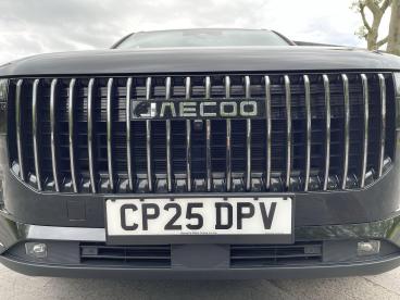SPOTICAR Jaecoo 7 J7 1.5t Shs 18.3kwh Luxury Auto Euro 6 (s/s) 5dr Used Car - Suv Plug-in Hybrid Black - Swansea - 1200600592_4