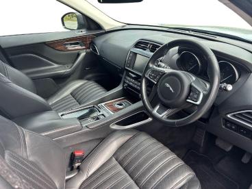 SPOTICAR Jaguar F-pace 2.0 D240 Portfolio Auto Awd Euro 6 (s/s) 5dr Used Car - Suv Diesel Silver - Cirencester - 1200643066_3