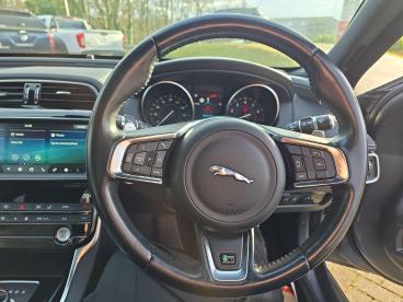 SPOTICAR Jaguar Xe 2.0i Gpf R-sport Auto Awd Euro 6 (s/s) 4dr Used Car - Saloon Petrol Grey - Workington - 1200571542_3