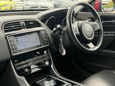 SPOTICAR Jaguar Xe 2.0d Portfolio Auto Euro 6 (s/s) 4dr Used Car - Saloon Diesel Red - Billinghay - 1200598280_3