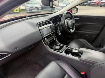SPOTICAR Jaguar Xe 2.0d Portfolio Auto Euro 6 (s/s) 4dr Used Car - Saloon Diesel Red - Billinghay - 1200598280_4