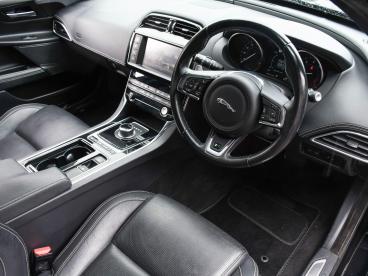 SPOTICAR Jaguar Xe 2.0i R-sport Auto Euro 6 (s/s) 4dr Used Car - Saloon Petrol Black - Hinckley - 1200608646_3