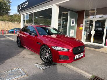 SPOTICAR Jaguar Xe 2.0d Landmark Auto Euro 6 (s/s) 4dr Used Car - Saloon Diesel Red - Salisbury - 500643979_1