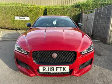 SPOTICAR Jaguar Xe 2.0d Landmark Auto Euro 6 (s/s) 4dr Used Car - Saloon Diesel Red - Salisbury - 500643979_3