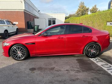 SPOTICAR Jaguar Xe 2.0d Landmark Auto Euro 6 (s/s) 4dr Used Car - Saloon Diesel Red - Salisbury - 500643979_4