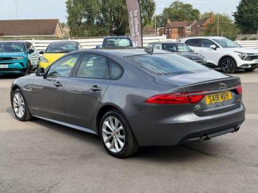 SPOTICAR Jaguar Xf 2.0i R-sport Auto Euro 6 (s/s) 4dr Used Car - Saloon Petrol Grey - Billinghay - 1200624897_2
